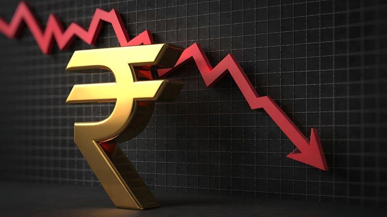 Rupee Hits Historic Low at ₹92: Global Pressures Drive Decline
